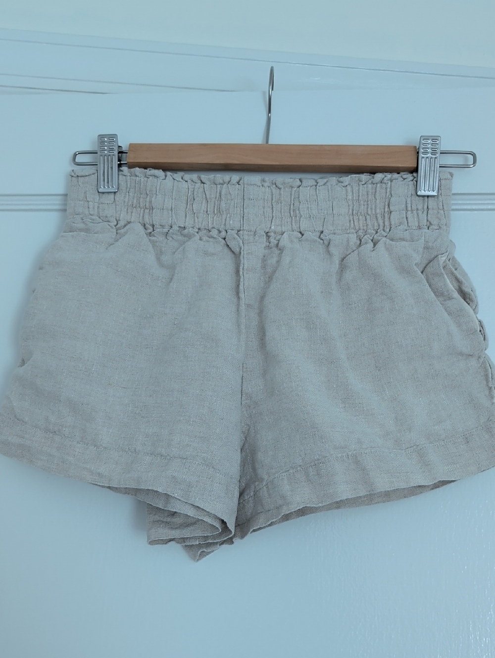 Reformation Mila Linen Shorts in Oatmeal